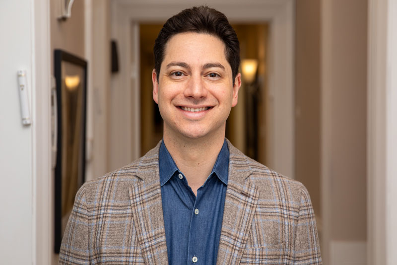 Dr. Ari Gitlin, implant and sedation dentist at Gitlin Dental Group in Roslyn and Bethpage, NY